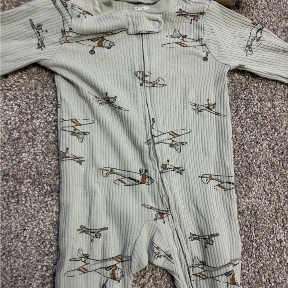 Carter’s Sleeper Set - Picture 3 of 6